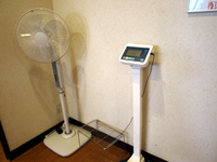 定番の扇風機と体重計