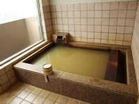 洋：個室風呂の浴槽