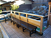 共通：「炭酸檜風呂」横のベンチ